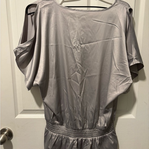 The Limited Gray Ruffled V-Neck Blouse - Picture 3 of 4